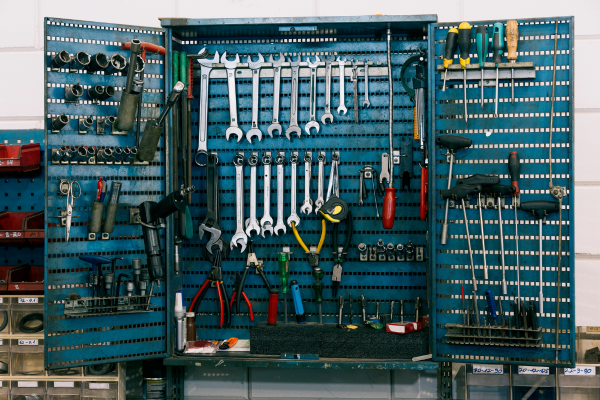 How to Keep a Tool Cabinet Dry Without Constantly Cleaning It