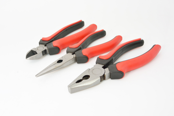 How to Maintain Pliers and Keep Their Joints Moving Smoothly