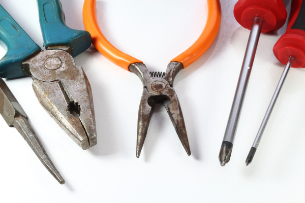 How to Inspect Used Hand Tools Before Bringing Them Into Your Toolbox