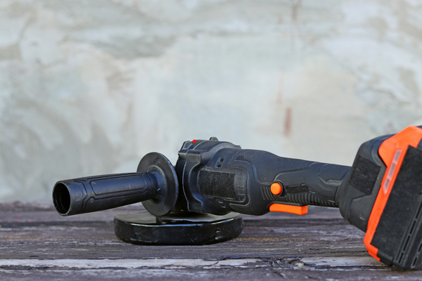 How to Inspect and Maintain a Cordless Angle Grinder